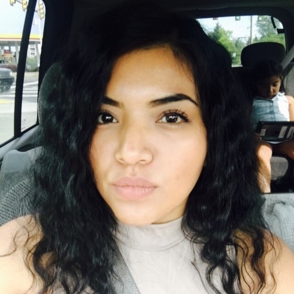 Meet your Posher, Fatima - Picture 1 of 1